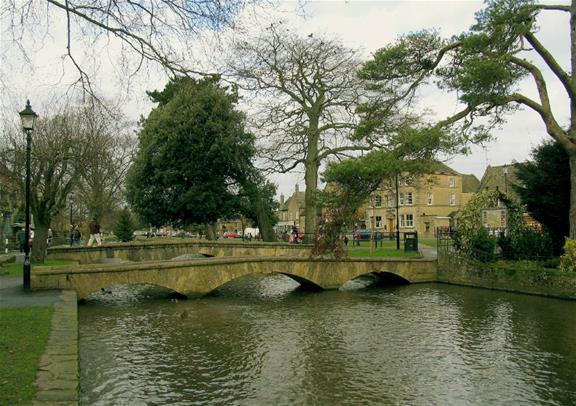 Small Group Tour to City of Oxford Stratford Cotswolds