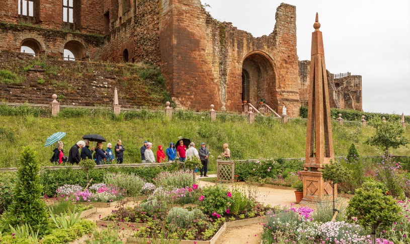 Kenilworth Castle and Elizabethan Garden