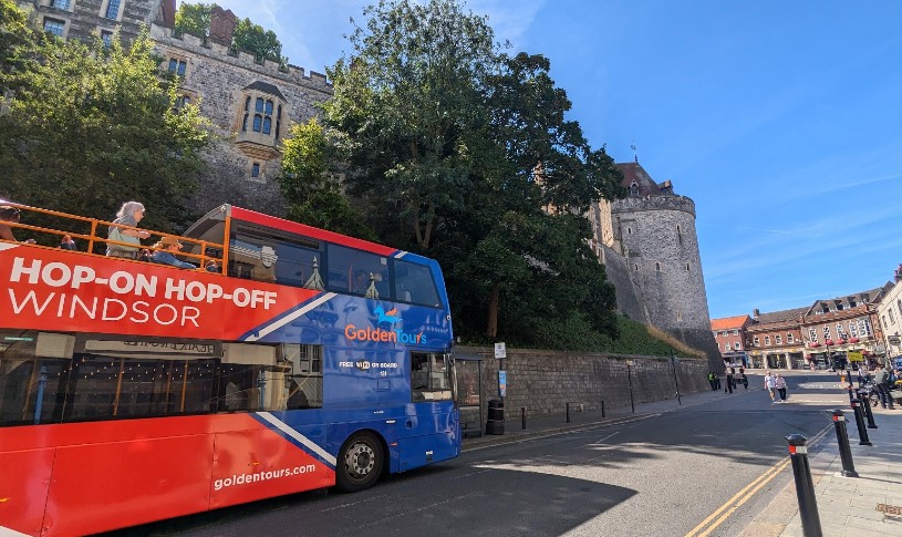 Windsor Castle and Bus Tour