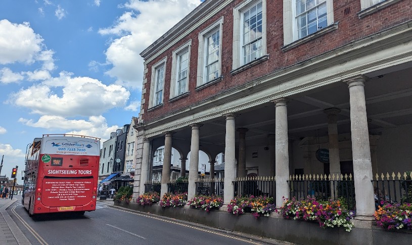 Windsor Castle and Bus Tour