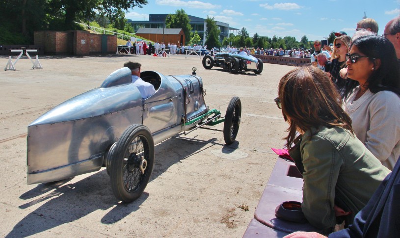 Surrey Napier-Railton & Razor Blade on Finishing Straight