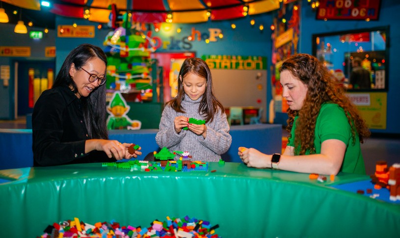 Holiday Bricktacular