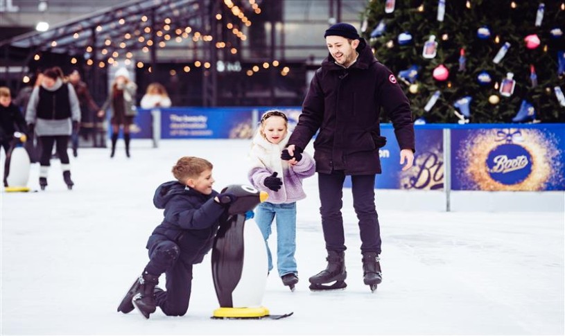 ice skating family
