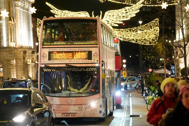 Christmas Lights Singalong on Regents Street
