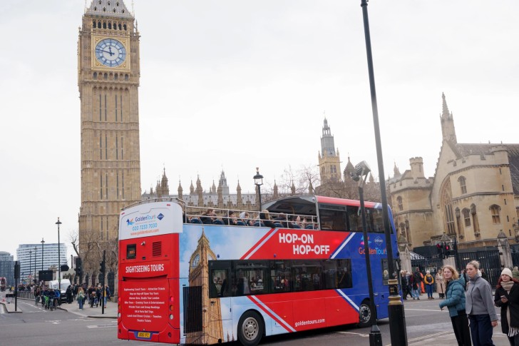 Hop-on Hop-off London Bus Tours - 24 hours ticket + FREE extra 24 hours with London Eye & Tower of London