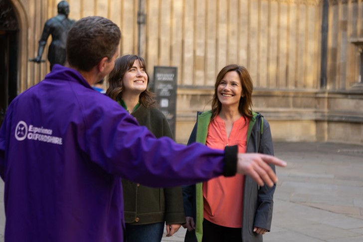 Official Oxford University and City Walking Tour with Optional College Visit