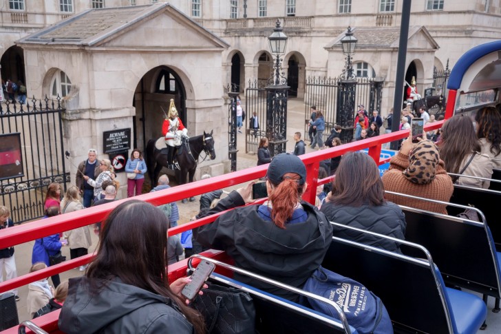 London Electric Routemaster Bus Tour with Live Guide
