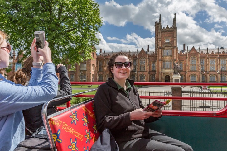 Hop-on Hop-off Bus Tour Belfast