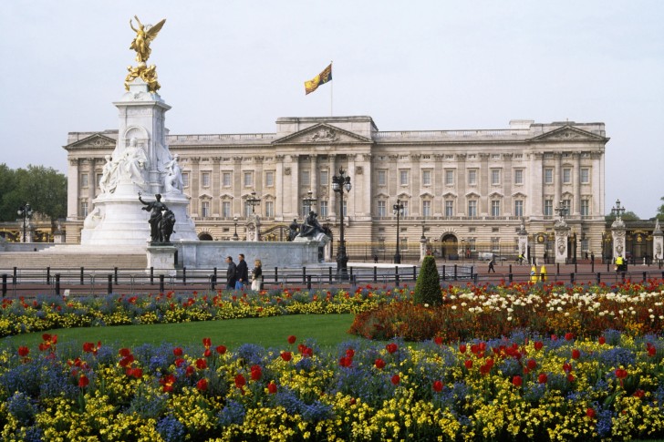 Buckingham Palace Tickets and Royal Mews