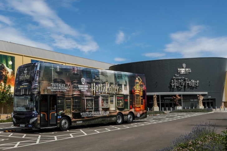 Design Warner Bros Bus