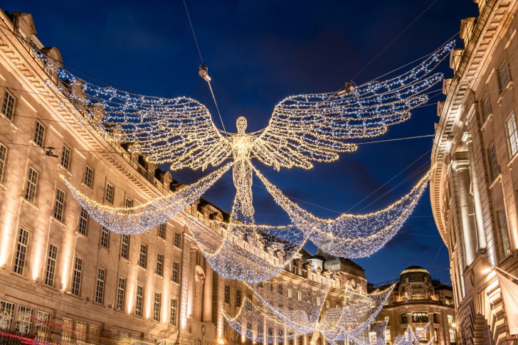 London Christmas Lights & Festive Hot Chocolate Walking Tour