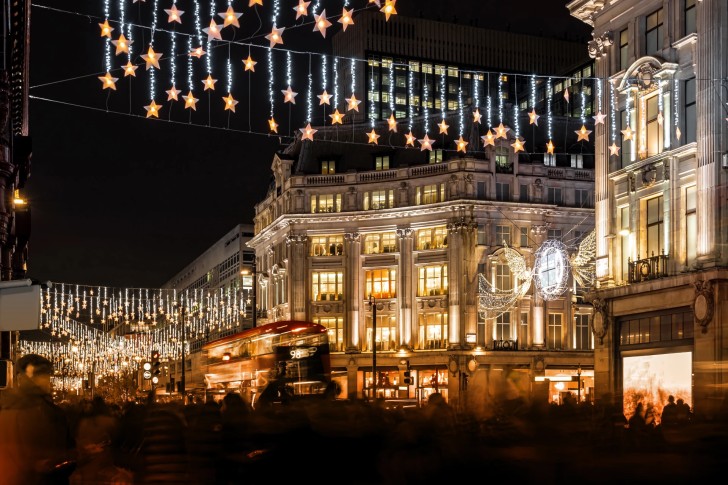 London Christmas Lights & Festive Hot Chocolate Walking Tour