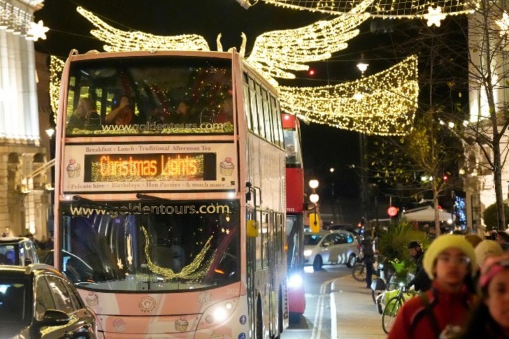 Singalong Christmas Lights Tour with Festive Hot Chocolate