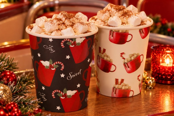 Festive Hot Chocolate on a Christmas Tea Bus