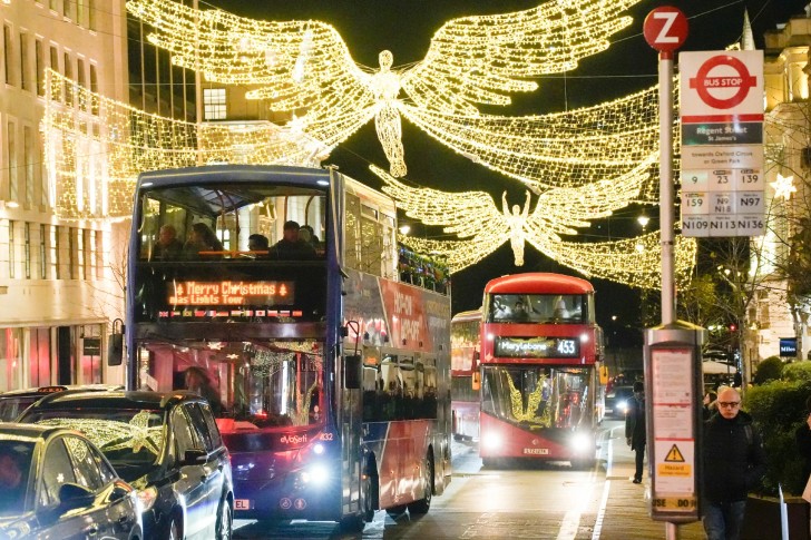 Christmas Lights London by Night Tour with Live Guide