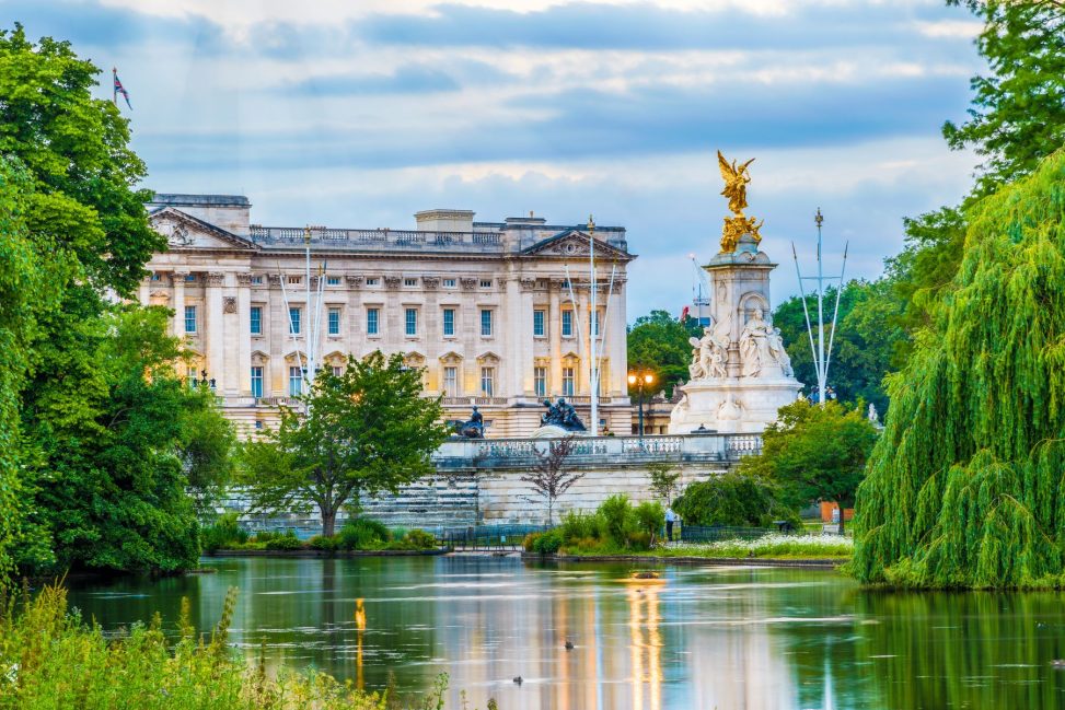 A photo of Buckingham Palace Garden.